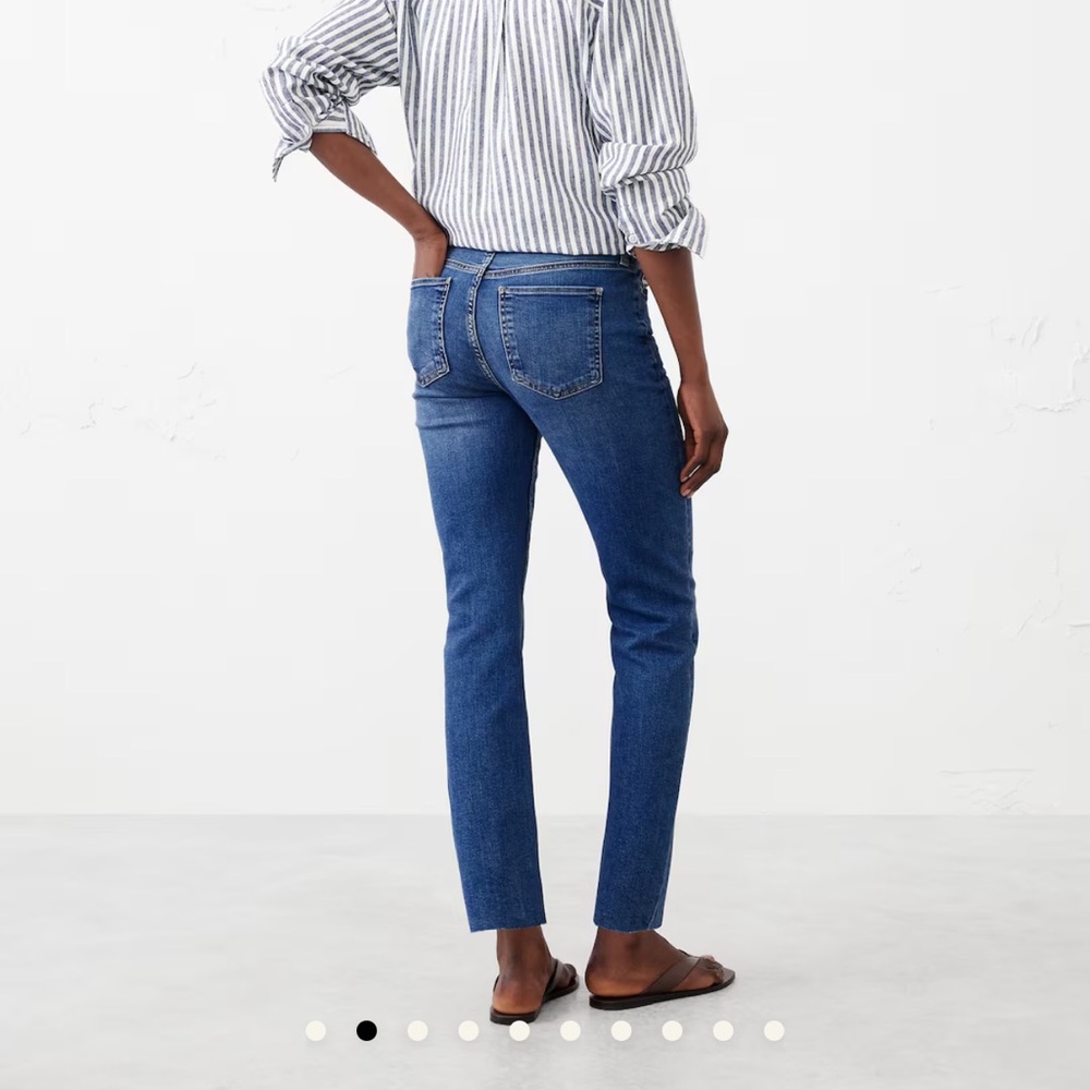 MID-RISE SLIM RAW-HEM JEAN